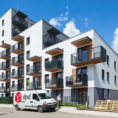 Fort Wola Apartments Warsaw By Noclegi Renters المظهر الخارجي الصورة