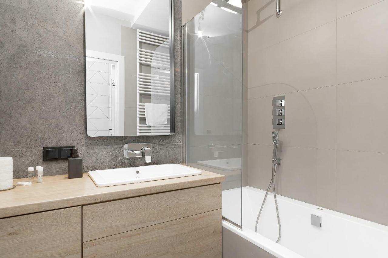 Fort Wola Apartments Warsaw By Noclegi Renters الغرفة الصورة