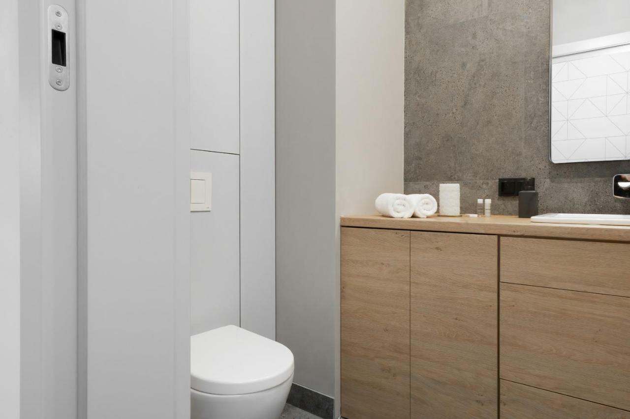 Fort Wola Apartments Warsaw By Noclegi Renters المظهر الخارجي الصورة